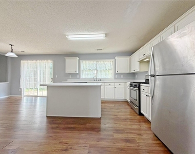 11545 Carriage Park Lane - Photo Thumbnail 10