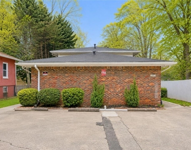 3193 E Point Street - Photo Thumbnail 18