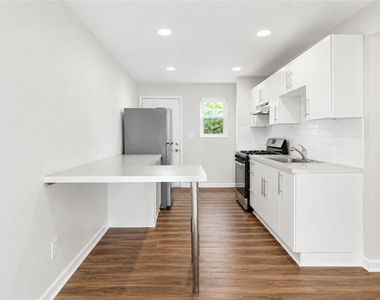 3193 E Point Street - Photo Thumbnail 5