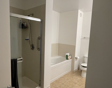 807 Davis Street - Photo Thumbnail 8