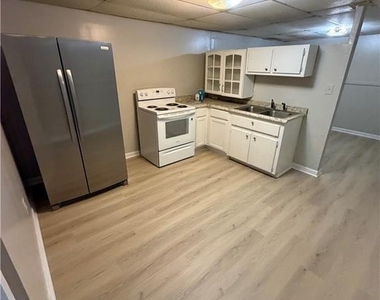 802 N Park St Street - Photo Thumbnail 4