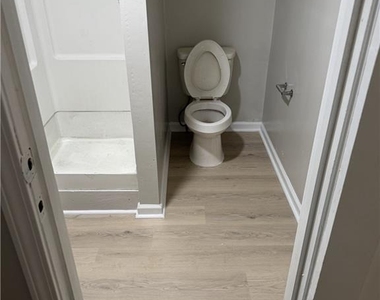 802 N Park St Street - Photo Thumbnail 5