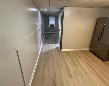 802 N Park St Street - Photo Thumbnail 3