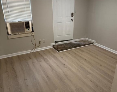 802 N Park St Street - Photo Thumbnail 1