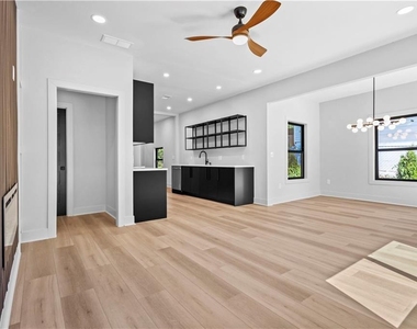 646 Robert Street Nw - Photo Thumbnail 4