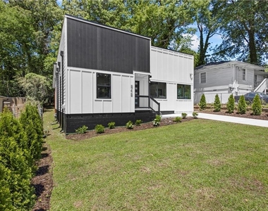 646 Robert Street Nw - Photo Thumbnail 2