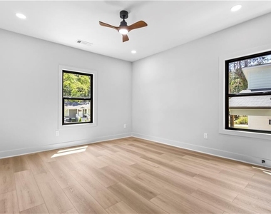 646 Robert Street Nw - Photo Thumbnail 16