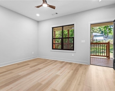646 Robert Street Nw - Photo Thumbnail 12