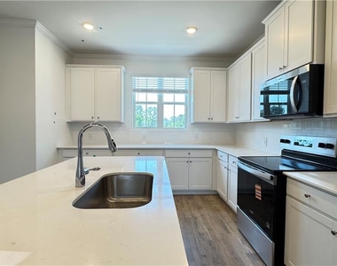 709 Alburgh Alley - Photo Thumbnail 11