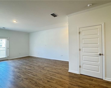 709 Alburgh Alley - Photo Thumbnail 8