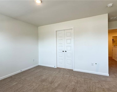 709 Alburgh Alley - Photo Thumbnail 18