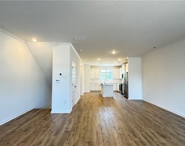 709 Alburgh Alley - Photo Thumbnail 7