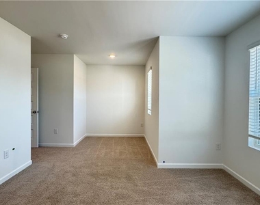 709 Alburgh Alley - Photo Thumbnail 17
