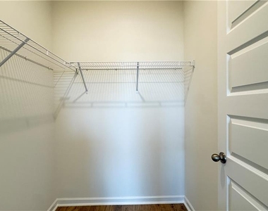 709 Alburgh Alley - Photo Thumbnail 19
