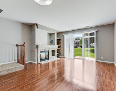 913 Genesee Drive - Photo Thumbnail 4