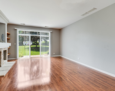 913 Genesee Drive - Photo Thumbnail 3