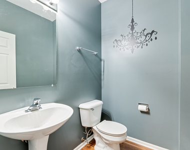 913 Genesee Drive - Photo Thumbnail 9