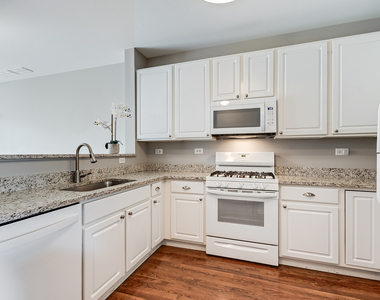913 Genesee Drive - Photo Thumbnail 6