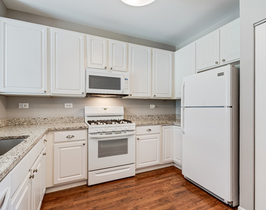 913 Genesee Drive - Photo Thumbnail 7
