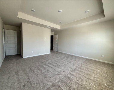 101 Lavender Circle - Photo Thumbnail 14