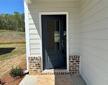 101 Lavender Circle - Photo Thumbnail 1
