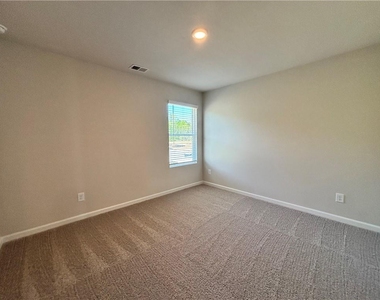 101 Lavender Circle - Photo Thumbnail 22