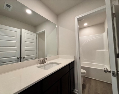 101 Lavender Circle - Photo Thumbnail 25