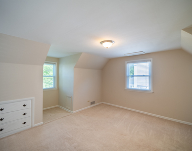 352 S Wright Street - Photo Thumbnail 7