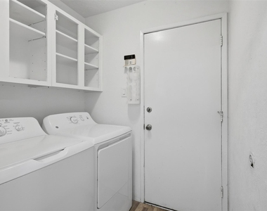 4035 Cypressdale Drive - Photo Thumbnail 14