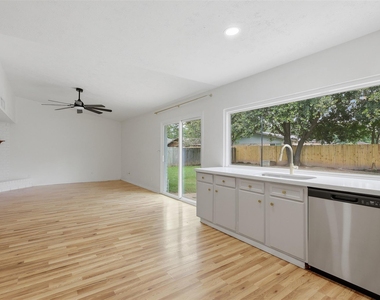 4035 Cypressdale Drive - Photo Thumbnail 5