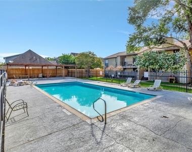 3300 Pebblebrook Drive - Photo Thumbnail 15
