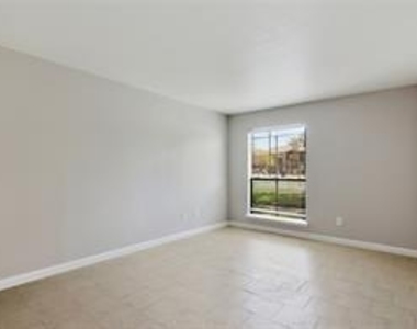 3300 Pebblebrook Drive - Photo Thumbnail 8