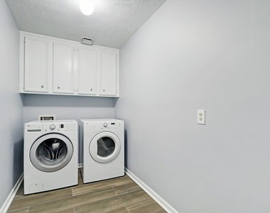 7403 Manor Bridge Court - Photo Thumbnail 5