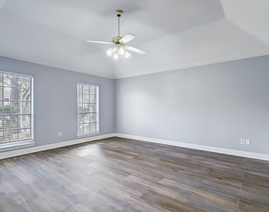7403 Manor Bridge Court - Photo Thumbnail 4