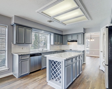 7403 Manor Bridge Court - Photo Thumbnail 2