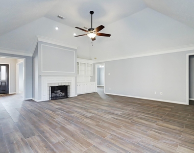 7403 Manor Bridge Court - Photo Thumbnail 3