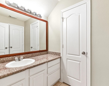 5035 Logans Landing Lane - Photo Thumbnail 23