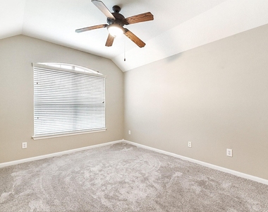 5035 Logans Landing Lane - Photo Thumbnail 29