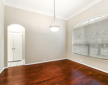 5035 Logans Landing Lane - Photo Thumbnail 5