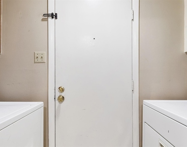 10810 Sugar Hill Drive - Photo Thumbnail 13