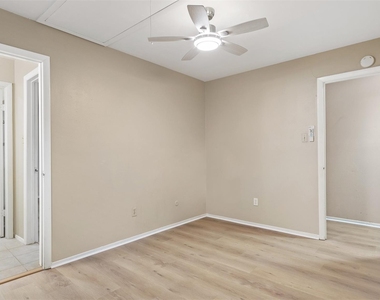 10810 Sugar Hill Drive - Photo Thumbnail 17