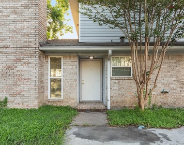 10810 Sugar Hill Drive - Photo Thumbnail 5