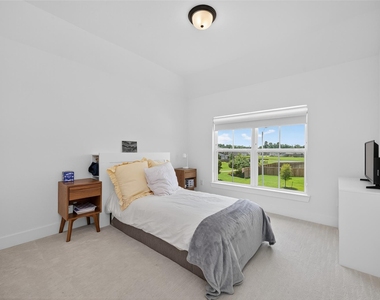 9722 Dani Lake Drive - Photo Thumbnail 29