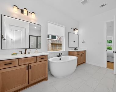 9722 Dani Lake Drive - Photo Thumbnail 35