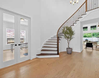 9722 Dani Lake Drive - Photo Thumbnail 6