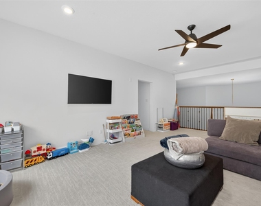 9722 Dani Lake Drive - Photo Thumbnail 31