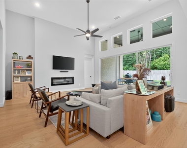 9722 Dani Lake Drive - Photo Thumbnail 11