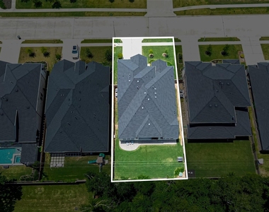 9722 Dani Lake Drive - Photo Thumbnail 43