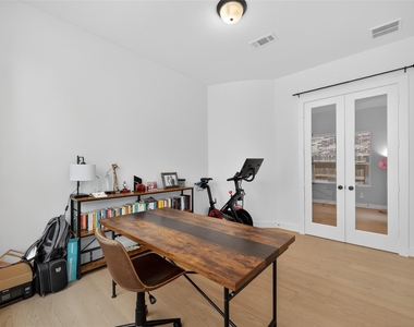 9722 Dani Lake Drive - Photo Thumbnail 8
