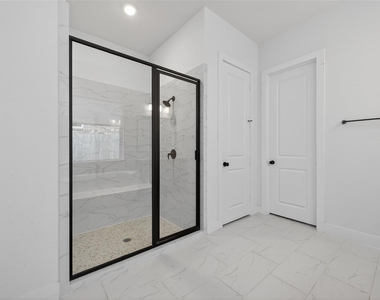 9722 Dani Lake Drive - Photo Thumbnail 36
